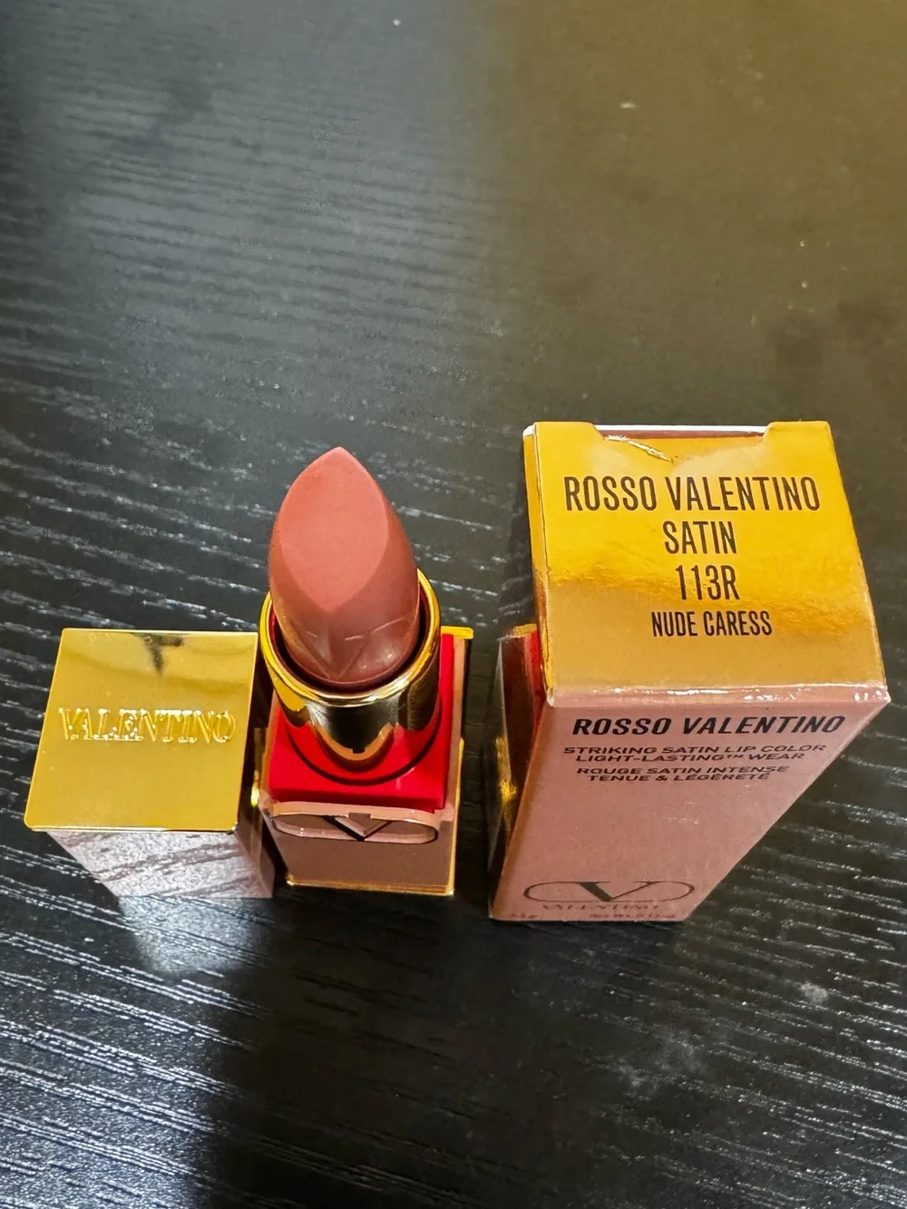 Valentino Rosso Valentino Satin Lipstick — 113R Nude Caress shade